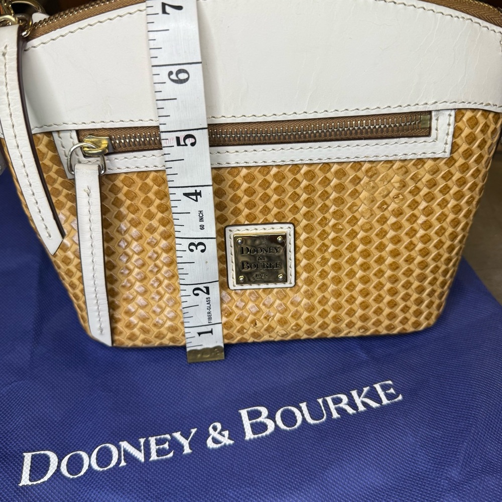 Dooney & Bourke Italian Leather Beacon Woven Domed White & Tan Crossbody Purse - Picture 5 of 9